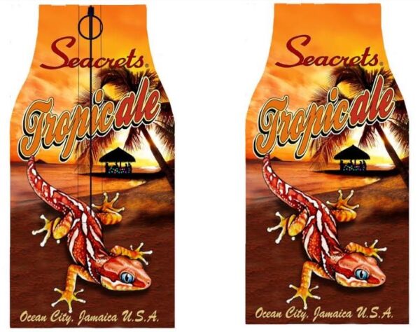 a pair of tags with a picture of a gecko on them