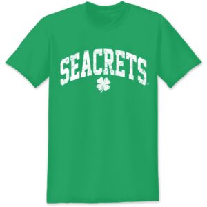 a green t shirt with the word seacrests on it